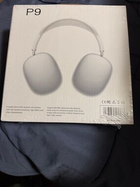 P9 Wireless Over-Ear Headphones - White